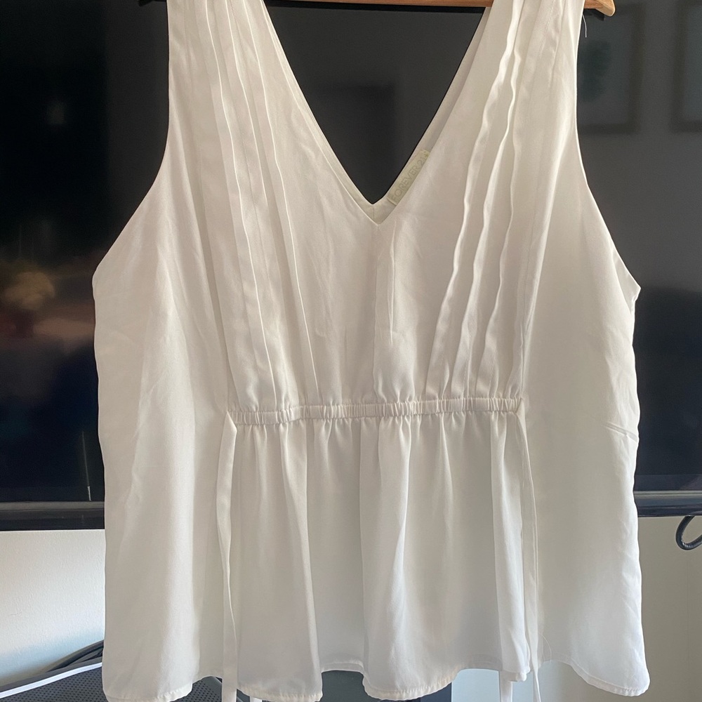 White elegant v neck top